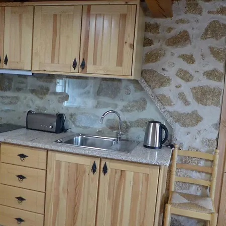 Casas Da - Monsanto - Oliveira E Videira Relva (Castelo Branco)